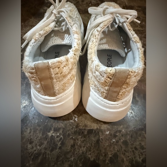 Free People. Catch me if you Can Crochet Sneakers. Cream/White. Size 41 (10.5). - Picture 11 of 13